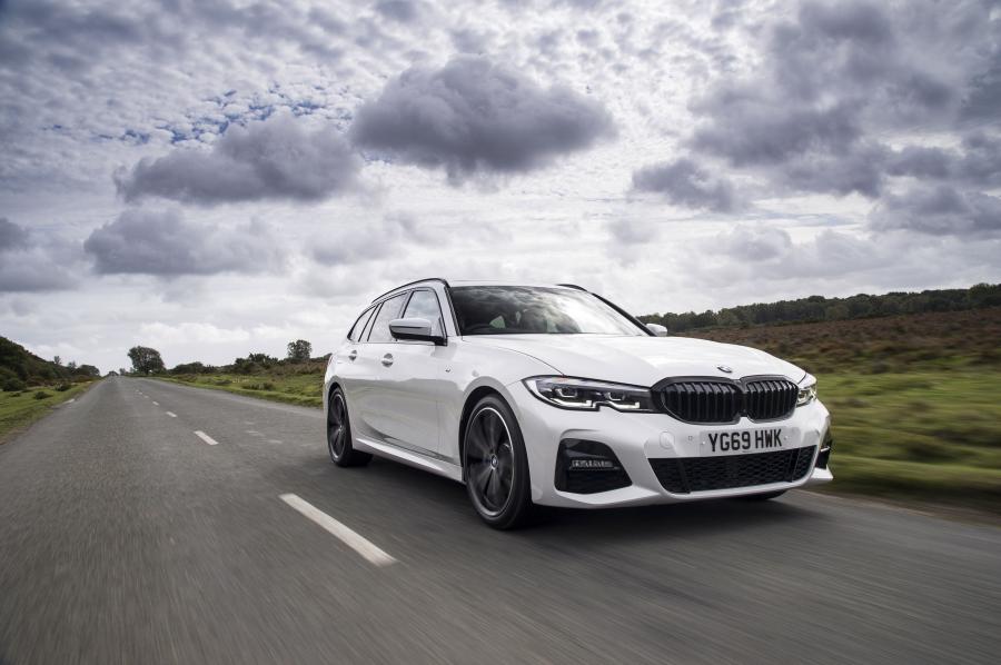  BMW 330i Touring M Sport (G21) 2019 года  (UK) (фото 21 из 32)